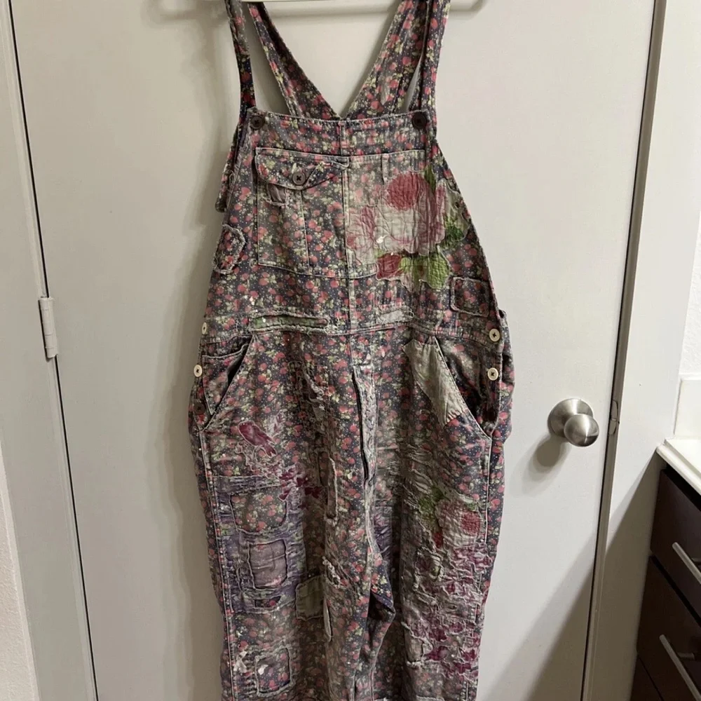 Magnolia Pearl Vintage Benjamin wide leg Floral Overalls (item C004) - Picture 3 of 7